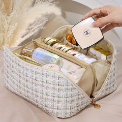 Portable Pillow Case Makeup Bag with Ins High-Grade Gold Filigree Design Pillow Bag for Travel and Hygiene, Large Capacity Storage Women's Bag