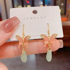 新中式古風玉墜蝴蝶耳環女2024年新款氣質百搭復古耳鈎冷淡風耳飾