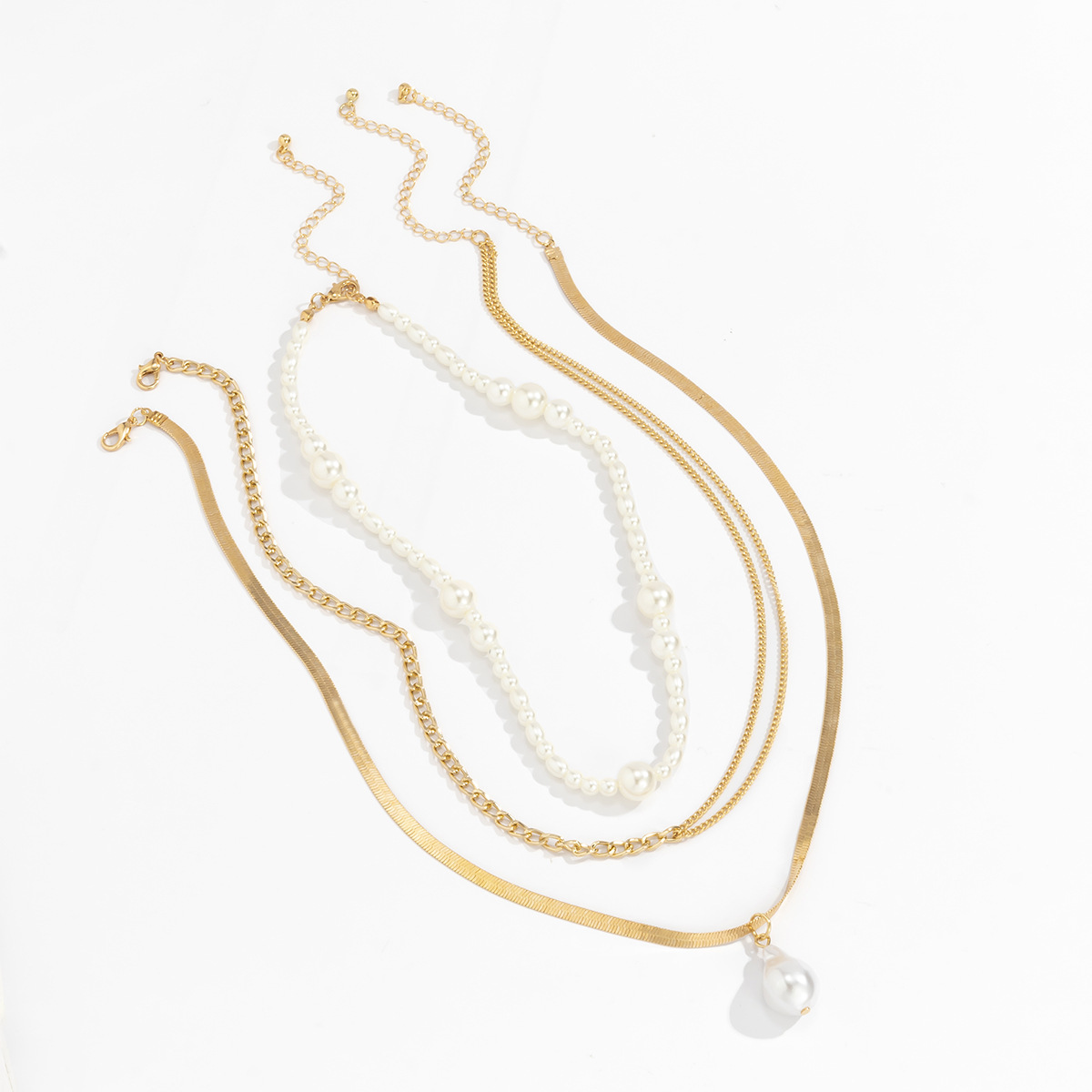 Collier avec pendentif en forme d'étoile en perles et perles artificielles de style métal_voghion.com