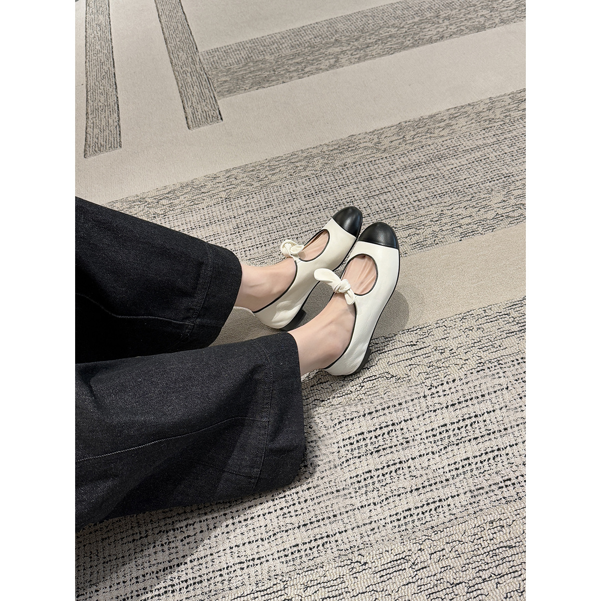 Madre de uva de piel de oveja con el estilo retrógrado francés pequeño arco fragrante zapatos mary-zhen zapatos de solos de color plano