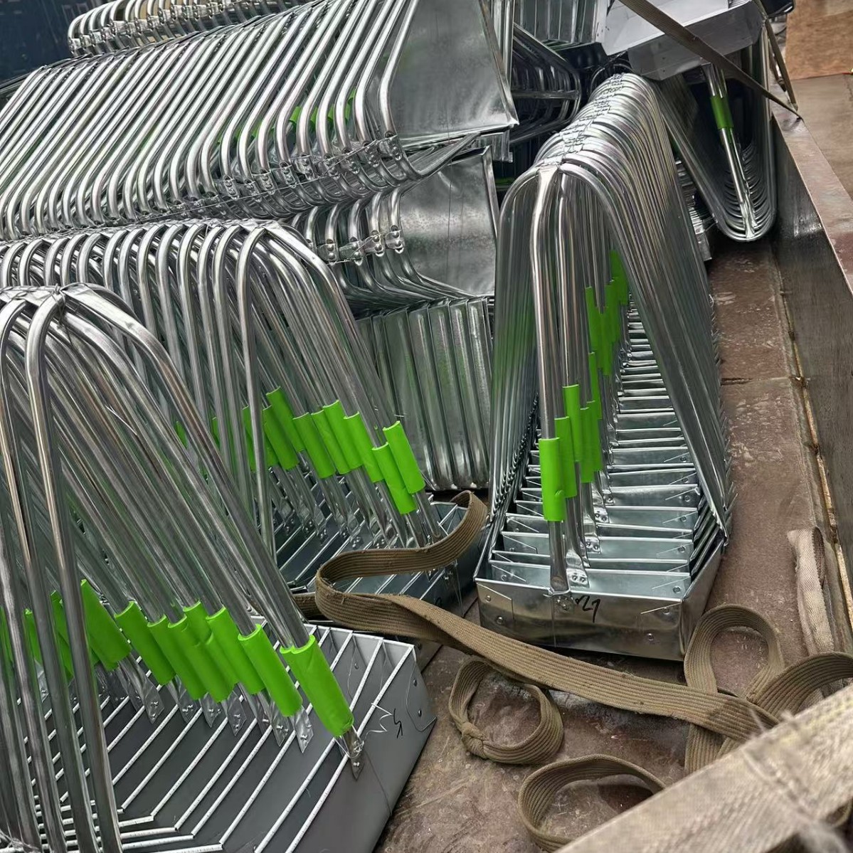 Iron Steel Bucket Dustpan Iron Shovel Ash Bucket Household Cleaning Wholesale Iron Pipe Garbage Shovel