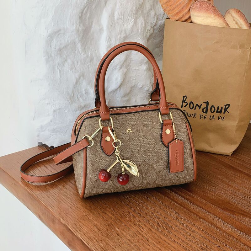 2025 new printed Boston-style trendy handbag, shoulder bag, crossbody bag, casual women's bag, lightweight luxury, available for drop shipping and cross-border sales