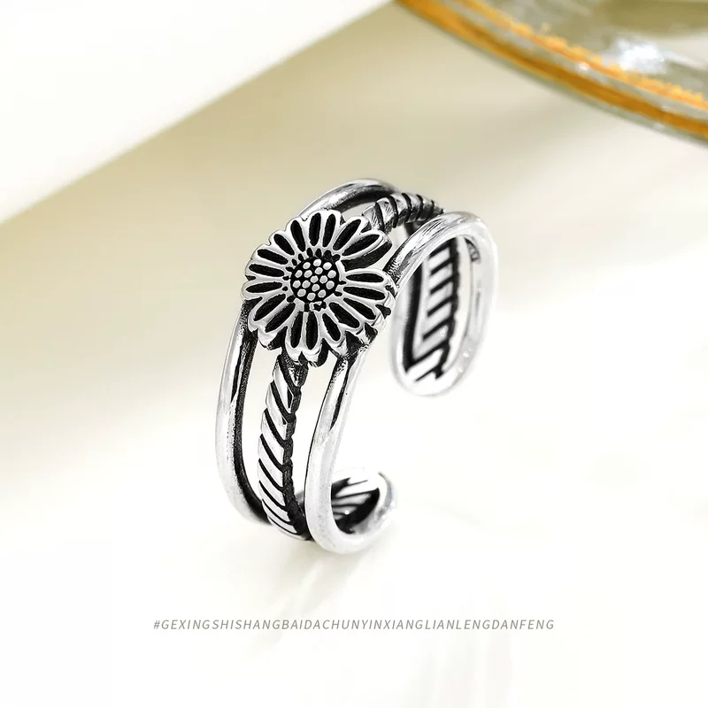 Retro ring, universal accessory solar-powered, silver 925 sample, flowered