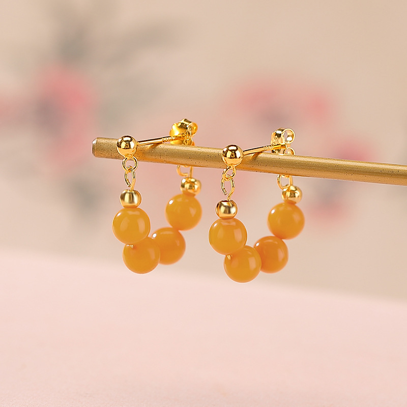 Bông tai tròn bạc S925 mạ vàng đính mã não đỏ phong cách đi làm — Mô hình sáp ong