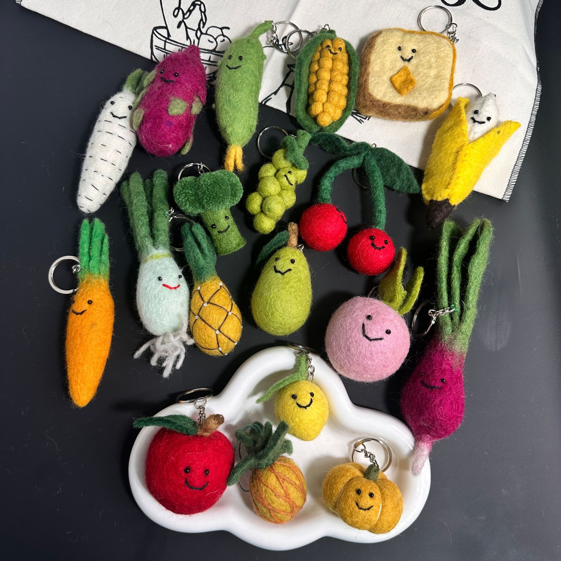 100g Weight Bag Pendant, Keychain Classification 1 Piece Quantity Holiday, Daily Occasion wool felt Material Fruit, Vegetable Pattern Cute Style 1 Piece Cute Fruit Vegetable Wool Felt Bag Pendant Keychain 1