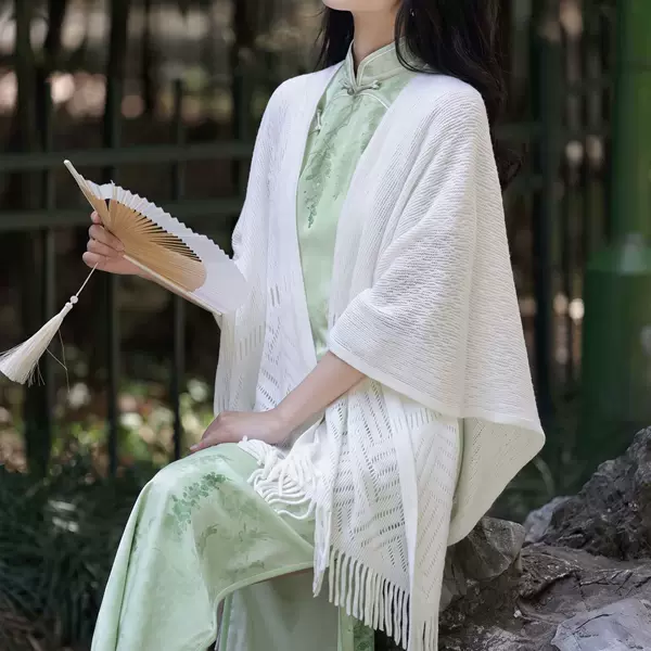 Fashionable Knitted Cheongsam Shawl for Women, Hollow-Out Tassel Outerwear, Air-Conditioned Room Scarf, White Cape, Thin Autumn and Winter Style