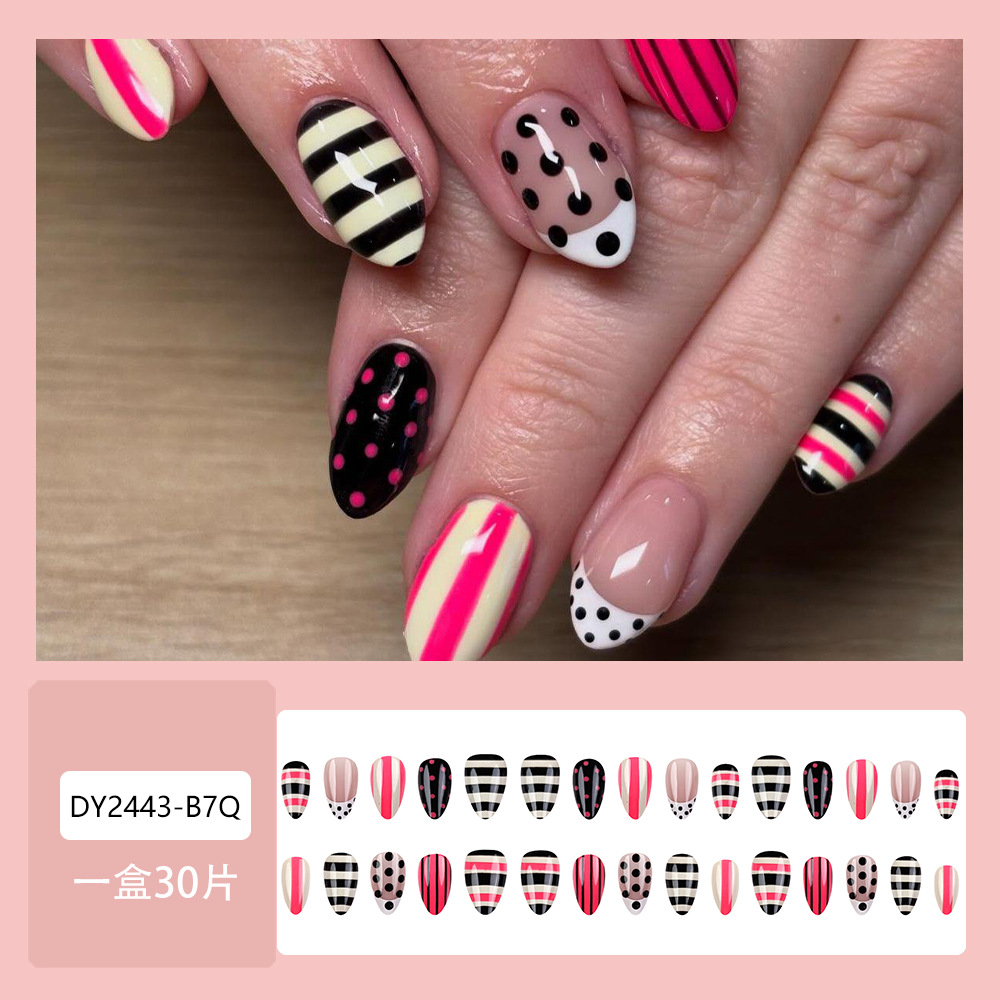 Comercio exterior dibujos de uñas europeas y estadounidenses parches de uñas dulces y frescos para vestir una sensación avanzada de arte de uñas al por mayor transfronterizo