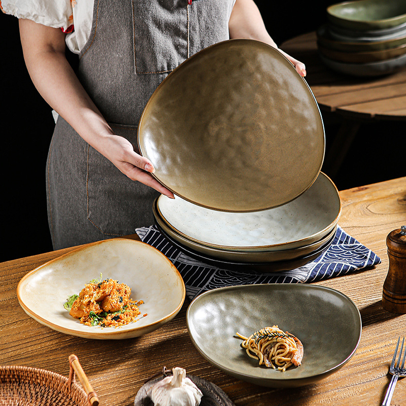 简朴素雅三角形盘主菜意面餐点西餐专用盘日式风陶瓷窑变异形餐盘