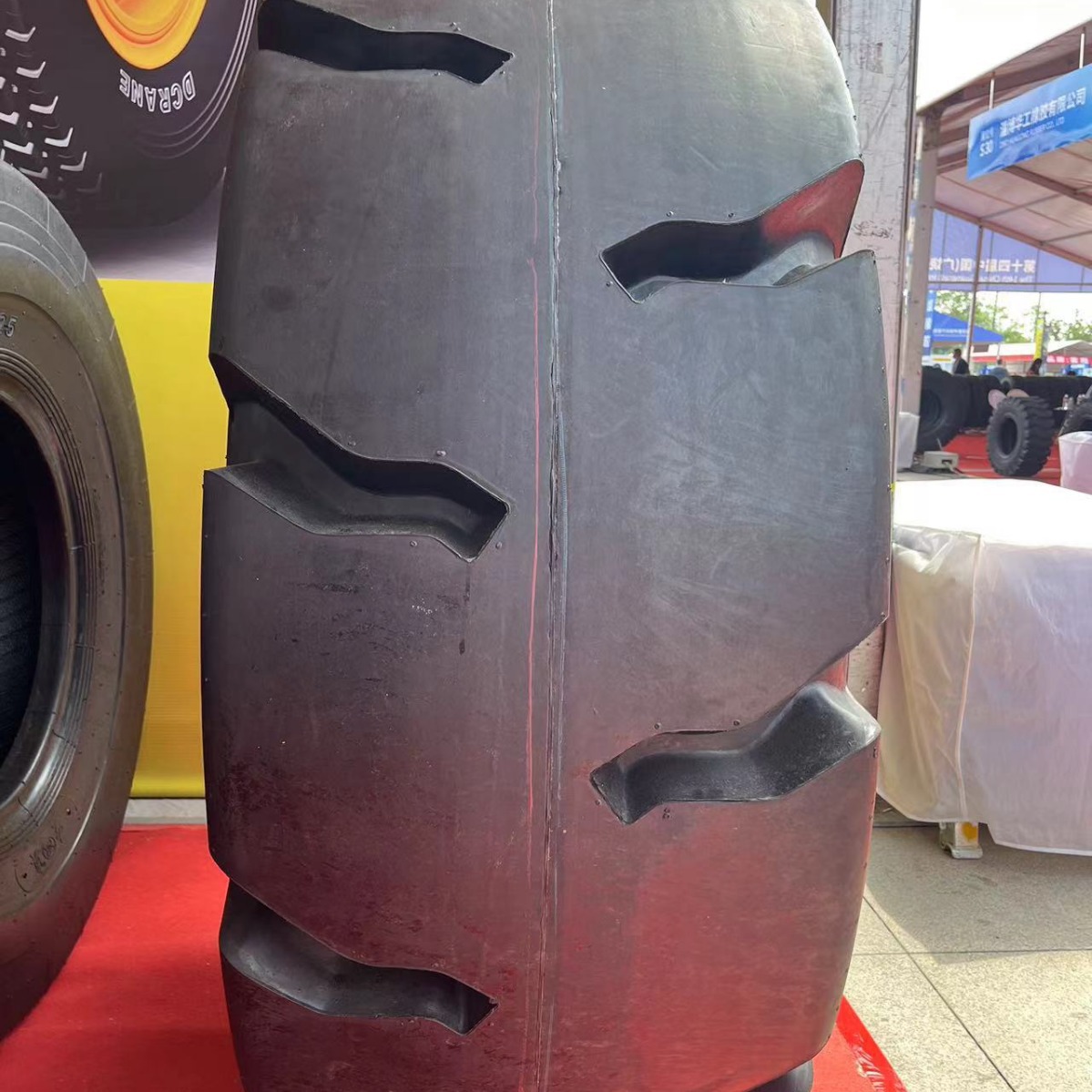 23.5-25(12花)装载机铲运机轮胎工程耐磨耐刺扎厂家直供量大优惠