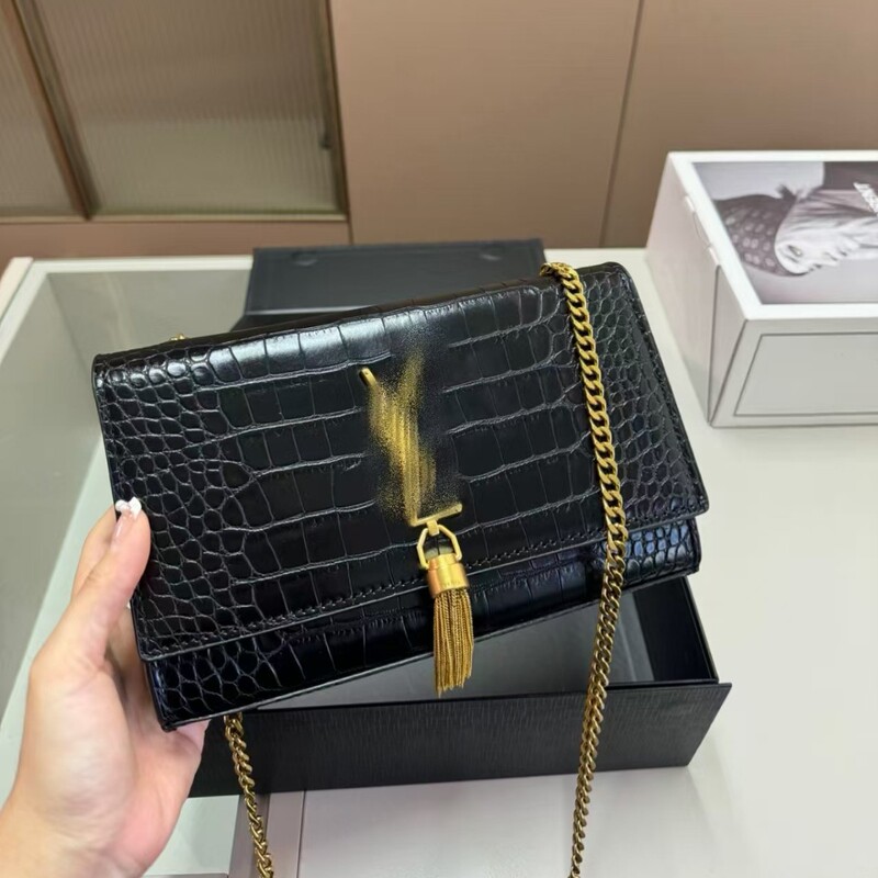 Kate Foreign Trade Genuine Leather Crocodile Pattern Classic Versatile Fashion Chain Tassel Style Shoulder Underarm Crossbody Women's Bag Light Luxury Kate Foreign Trade Genuine Leather Crocodile Pattern Classic Versatile Fashion Chain Tassel Style Shoulder Underarm Crossbody Women's Bag Light Luxury