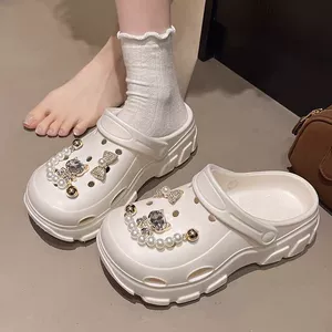 Летние милые тапочки в стиле Crocs на платформе, нескользящая ультрамягкая пляжная обувь, подходят для носки на улице, закрытый носок