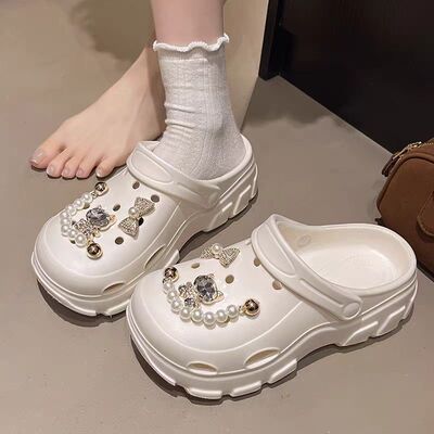 Летние милые тапочки в стиле Crocs на платформе, нескользящая ультрамягкая пляжная обувь, подходят для носки на улице, закрытый носок