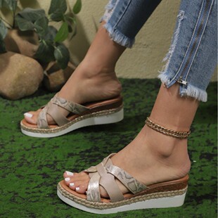 Wedge Slippers Women's 2025 Summer New European and American Foreign Trade plus size Outer Wear Cross Women's Thick Bottom Platform Slippers