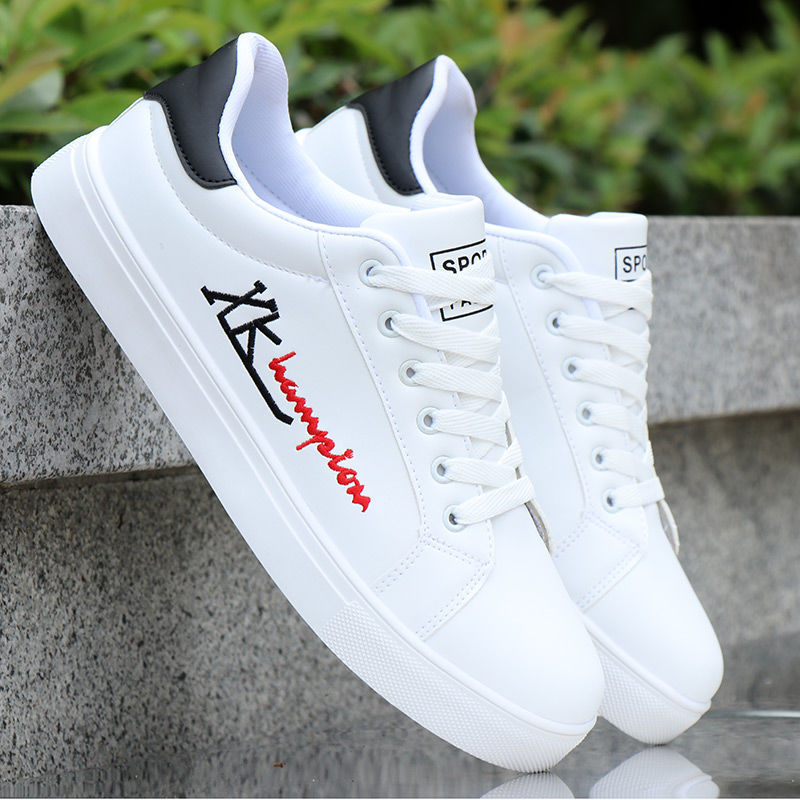 Zapatos de hombre 2024 nuevos zapatos blancos de verano de moda coreana zapatos de skate juveniles zapatos deportivos casuales bajos