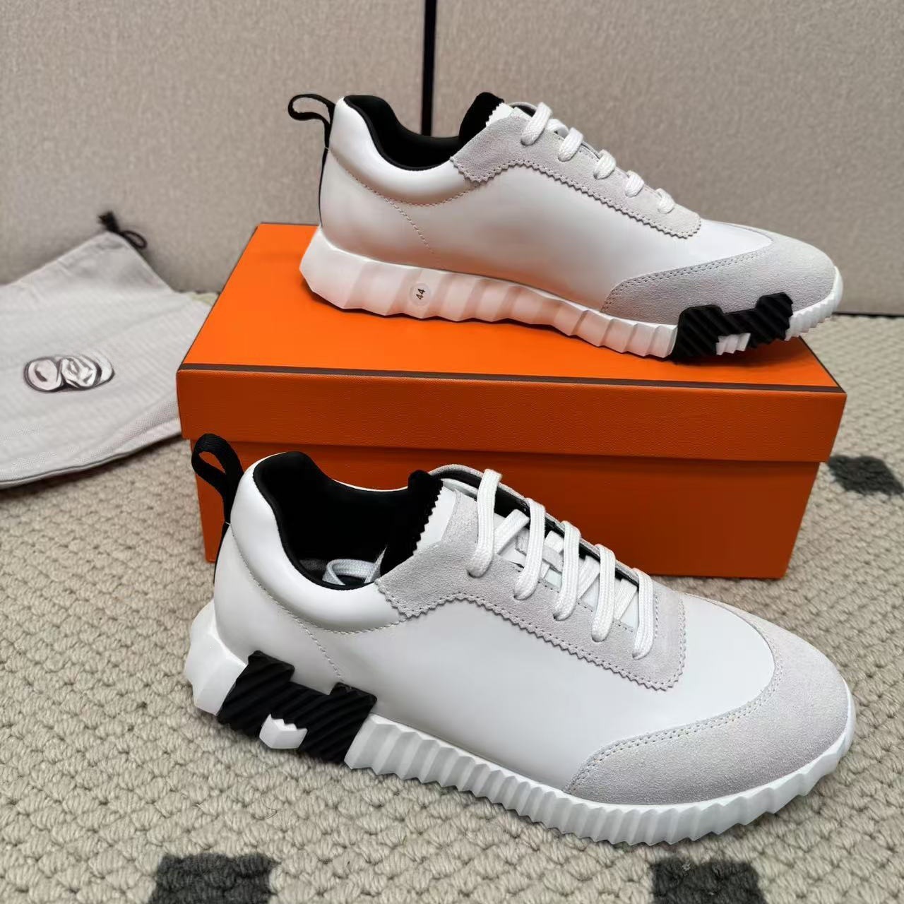 7 ivory white leather / 35
