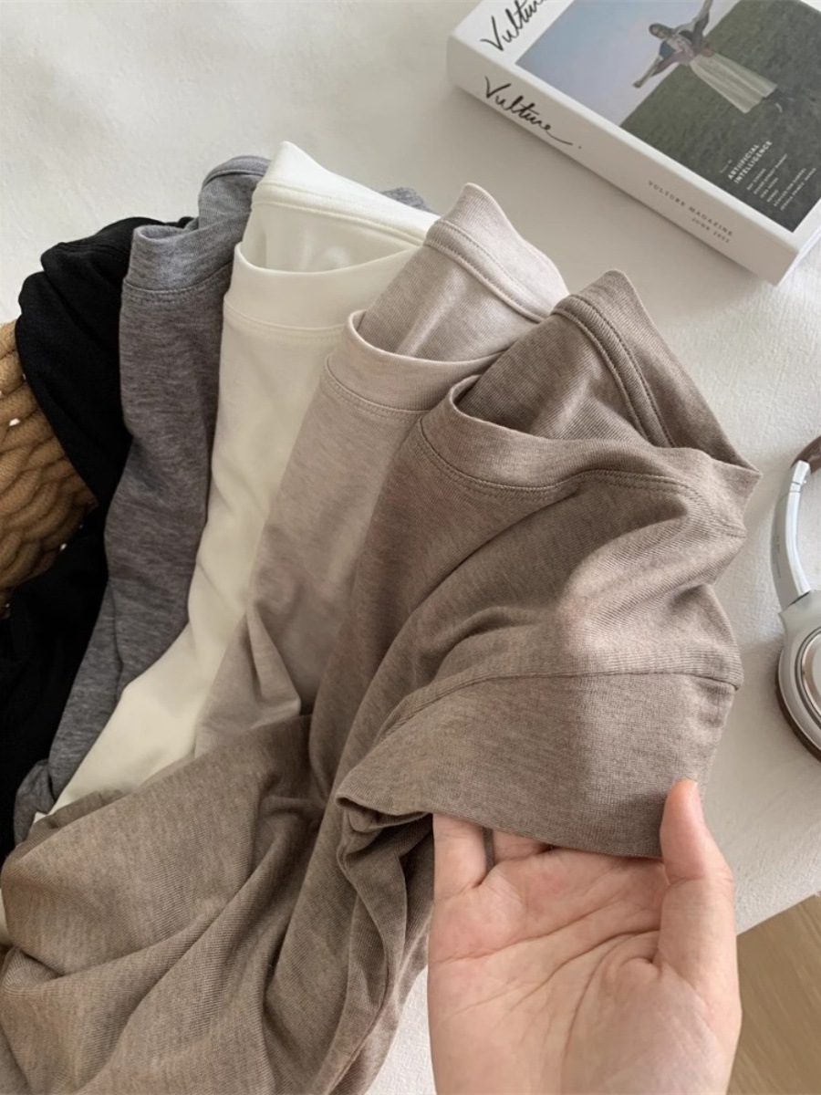 ライゼルのシルクのウールの小さい飛袖のtシャツの女性の夏の薄いタイプの半袖はやせています。