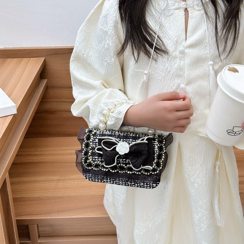 Mini-moletera de perlas de moda para niñas 2025, nueva moda coreana a cuadrillas, bolsos para niñas, ropa para niños