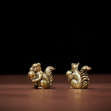 新款黄铜松鼠抱栗创意香插桌面摆件铜雕工艺品文玩茶宠摆饰老铜器