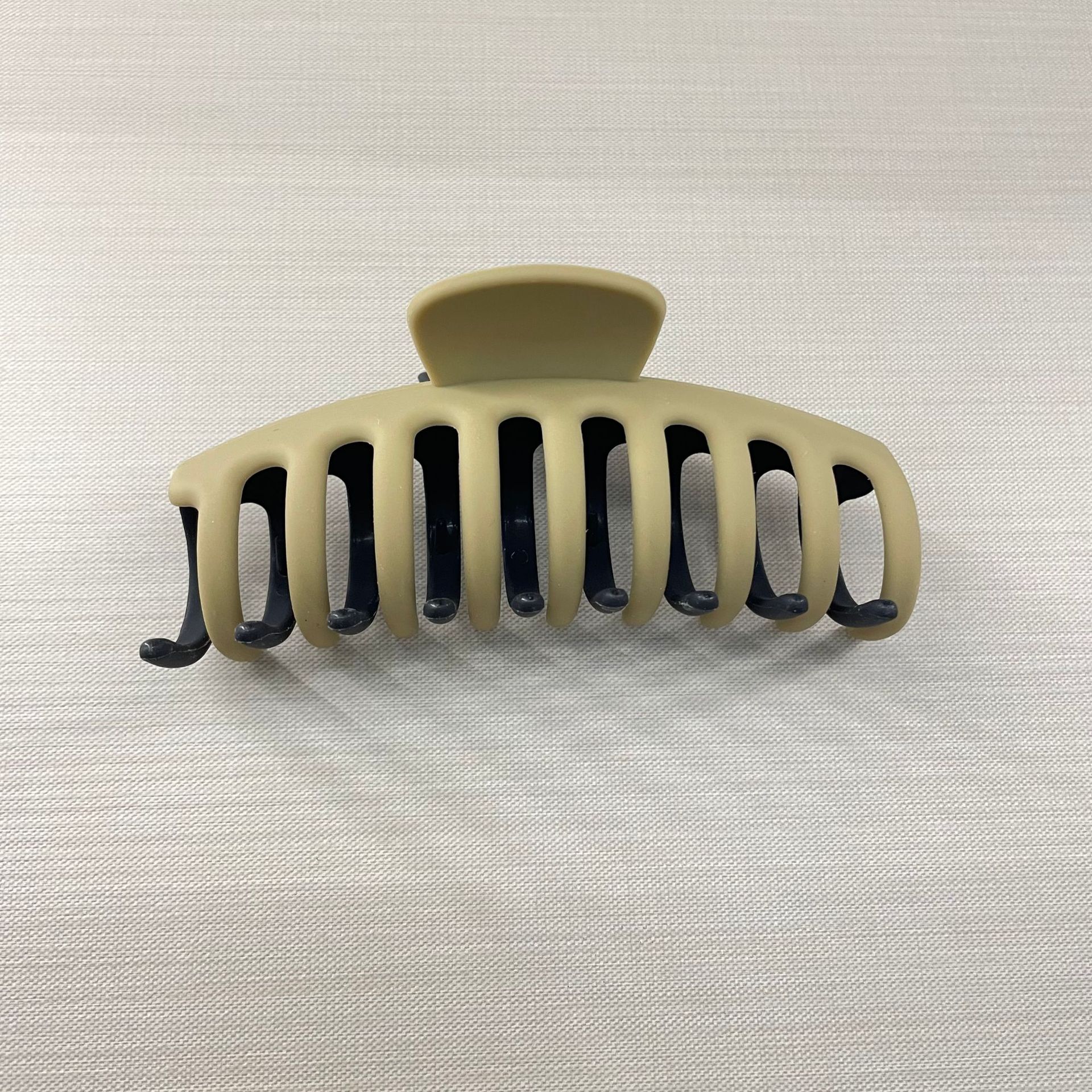 Oufeile superficie de dos colores AB textura esmerilada agarre cuchara trasera femenina alta Cola de Caballo tiburón clip accesorios para el cabello horquilla al por mayor