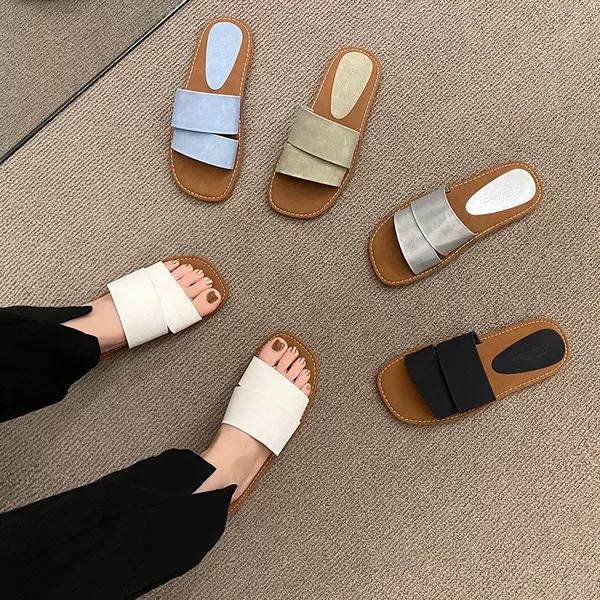 Fashionable One-word 2024 Super Popular All-match Skirt Flat Bottom with New French Style Slippers Women's Summer Outer Wear Sandals