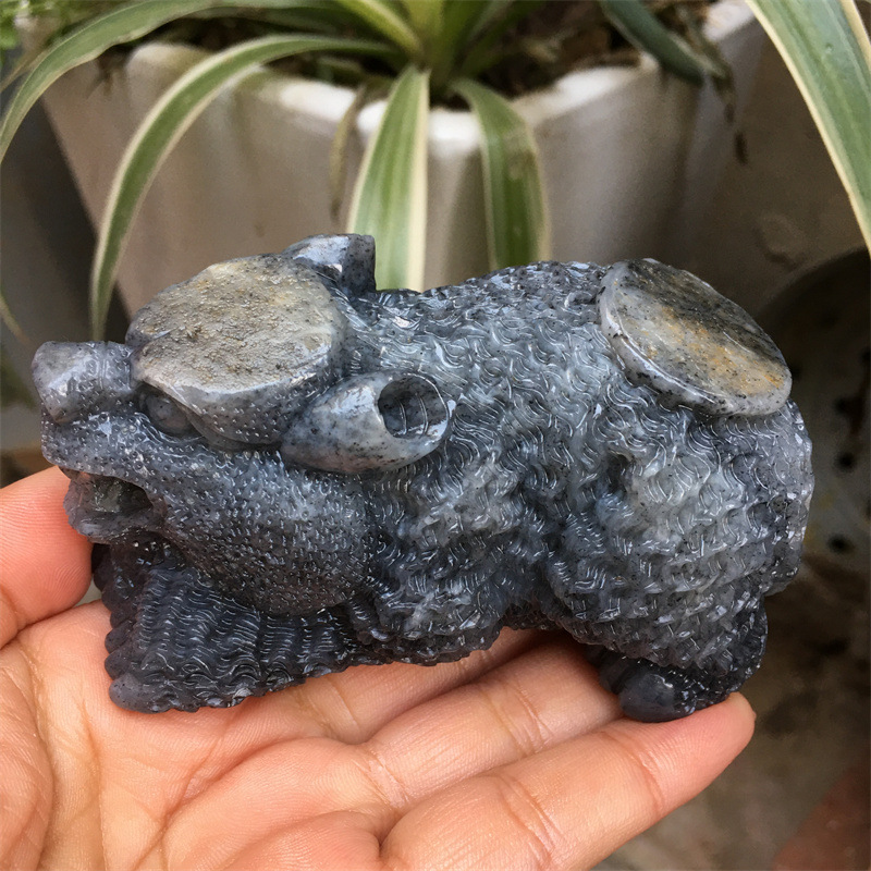 天然 新疆和田玉 青花 籽料 巧雕 雄霸天下  熊 把件 小摆件