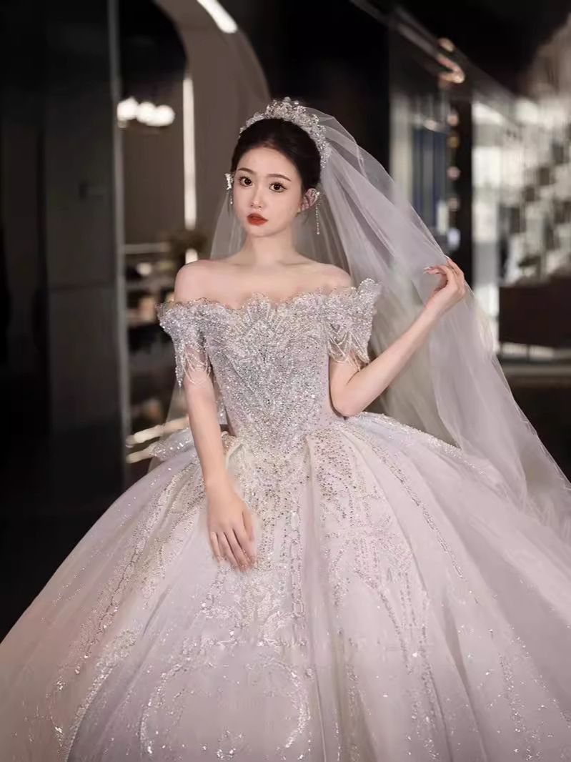 Francia vestido de novia principal 2026 nuevo vestido de novia principal textura alta una palabra hombro industria pesada gran tamaño pequeño D112