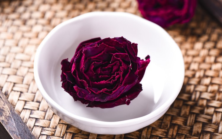 Mo Hong Rose Bud Tea Dried Yunnan Rosa Rugosa Flower Crowns Freeze Dried Edible Herbal Floral Tea 30g Jar overview