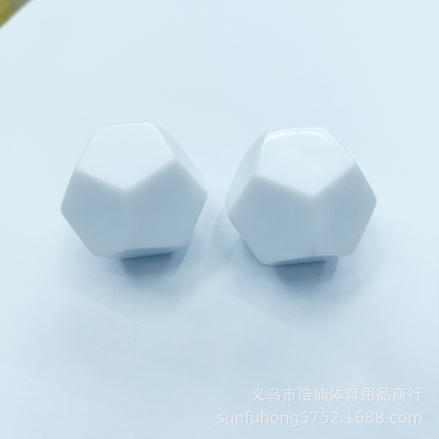 Acrylic plain dice