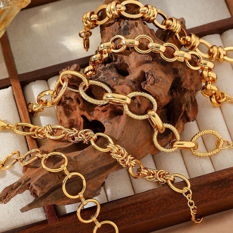 European and American Style Ins Light Luxury Bracelet 18K Gold Titanium Steel High-End Stainless Steel Versatile Chain Niche Minimalist Design