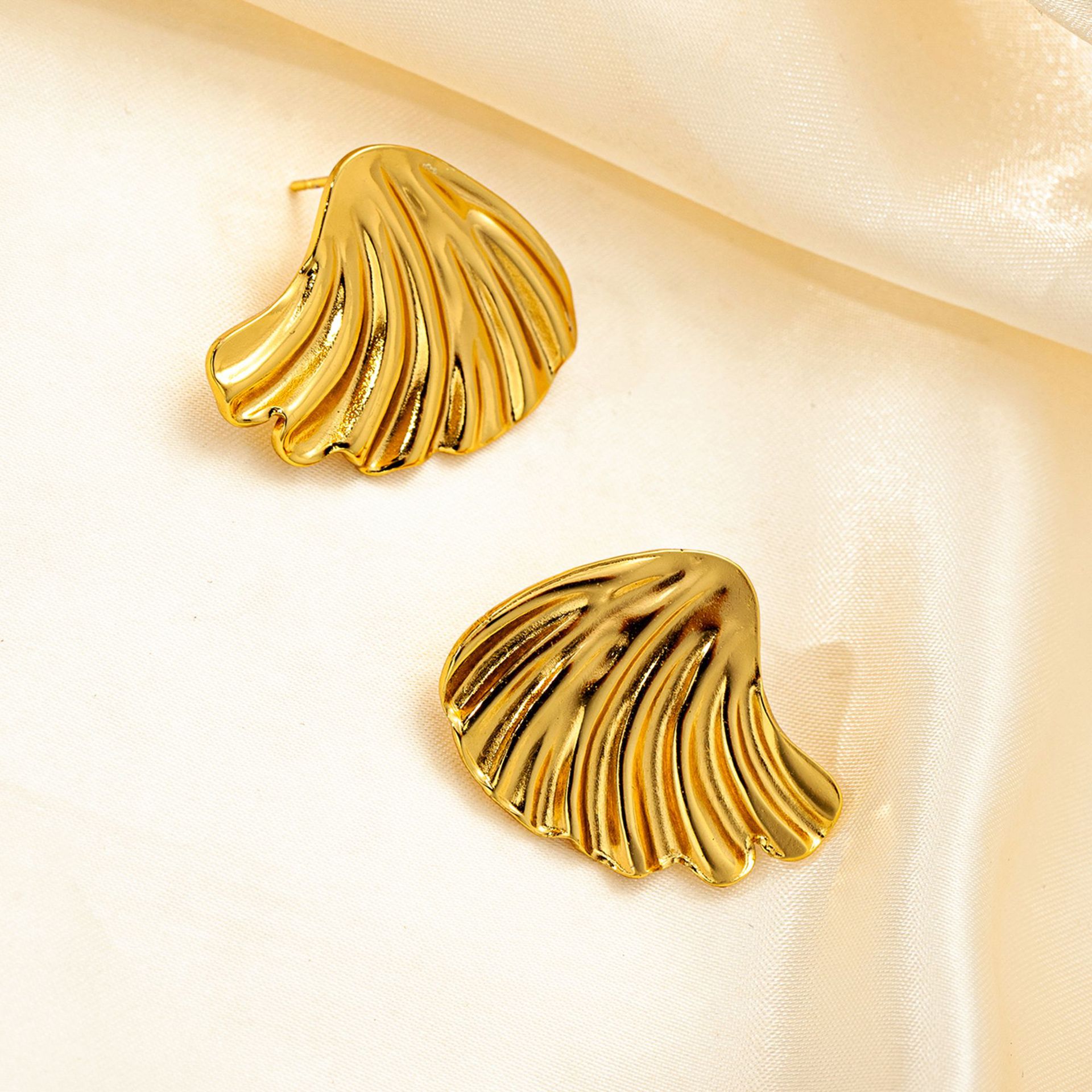 12g Weight 0.03µm Gold Plating Thickness Electroplated Gold Plating Process 201 Stainless Steel Ear Needle Material Golden Plated Plating Material Stone-Free Inlay Material Ear Studs Classification 1 Pair Quantity Casual Occasion 201 Stainless Steel Material Heart Shape Pattern Women's Gender Simple Style Style Plating Craft 1 Pair Simple Style Heart Shape Plating Titanium Steel Ear Studs 8