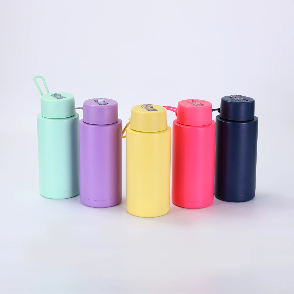 Простая чашка из нержавеющей стали с вакуумной изоляцией для офиса, красивая однотонная чашка, портативная соломенная чашка для улицы