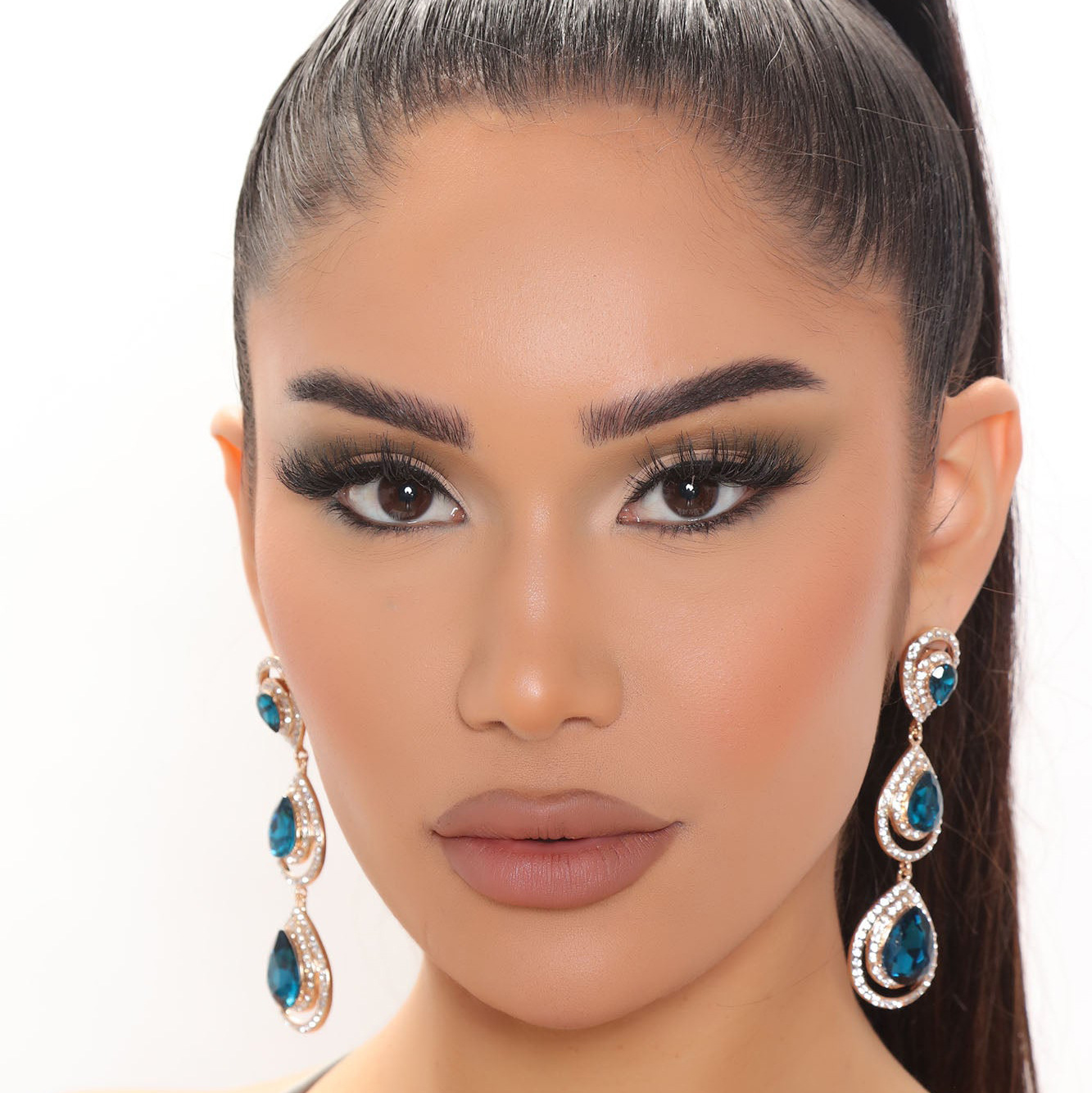 Fashionable elegant blue earrings with zircon for bride
