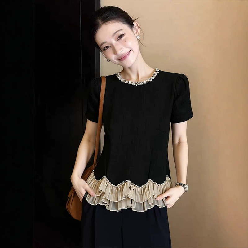 Black short-sleeved ruffle-trim beaded top for women, new summer style, high-end, elegant, versatile, and extremely attractive blouse Black short-sleeved ruffle-trim beaded top for women, new summer style, high-end, elegant, versatile, and extremely attractive blouse