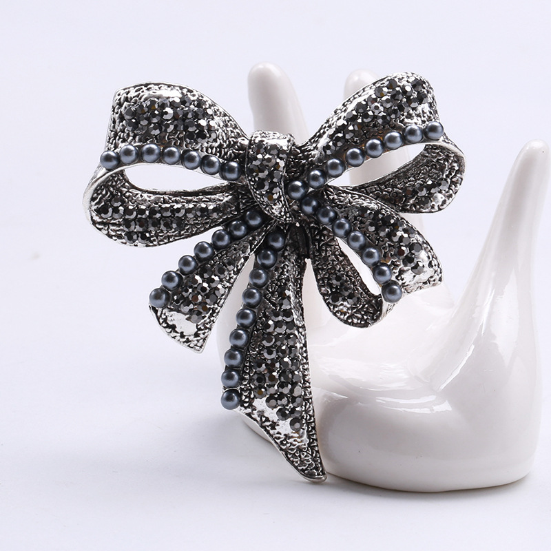 Sweet Bow Knot Alloy Women's Brooches display picture 5