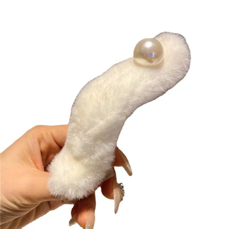 Maillard pearl plush duck bill clip Internet celebrity lazy back of head hair clip autumn and winter hairpin_voghion.com