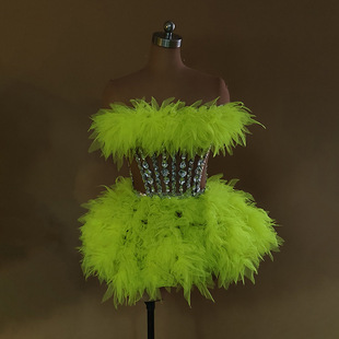 ��̨Ů�F���b�������b��ȹ���|�W���OӋ��T̨��������������Y��