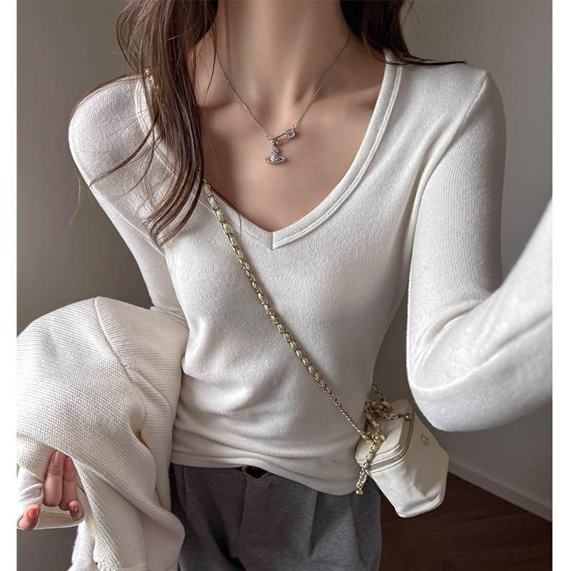 White Tencel Wool High-Quality Long-Sleeve Base Shirt for Women, V-Neck, Brushed Fabric, Regular Shoulder, Versatile Top for Autumn and Winter White Tencel Wool High-Quality Long-Sleeve Base Shirt for Women, V-Neck, Brushed Fabric, Regular Shoulder, Versatile Top for Autumn and Winter