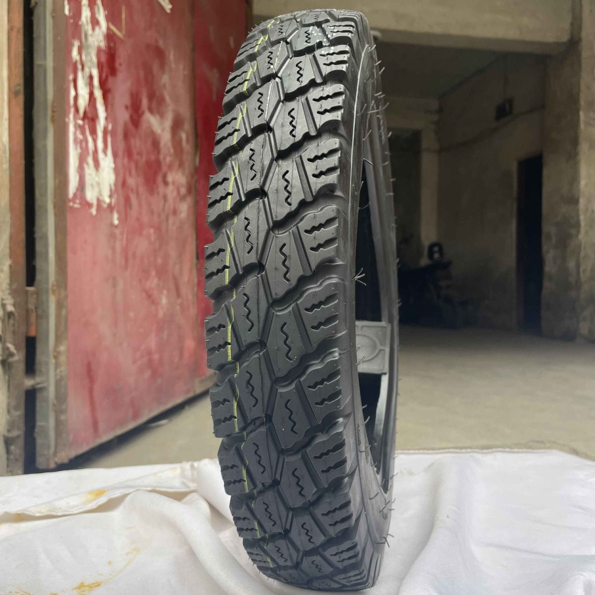 Tricycle Tire Electric Tricycle Tire 300/4.00/5.00-12 Thickened Truck Tire