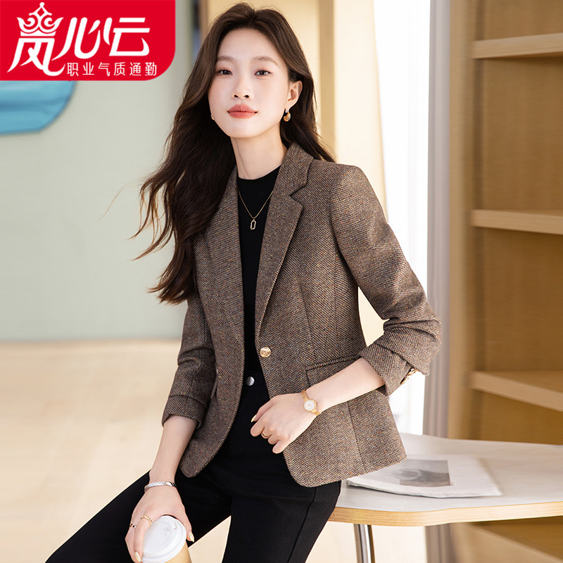 羊毛呢小西装外套女新款春秋装高级感休闲小个子短款修身西服8539