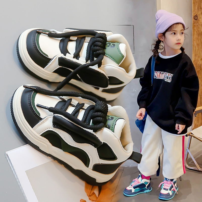 Tjejer, sporter, hösten 2023, nya friterade gatubarnsbröd, dopaminpojkar, högtopp_voghion.com