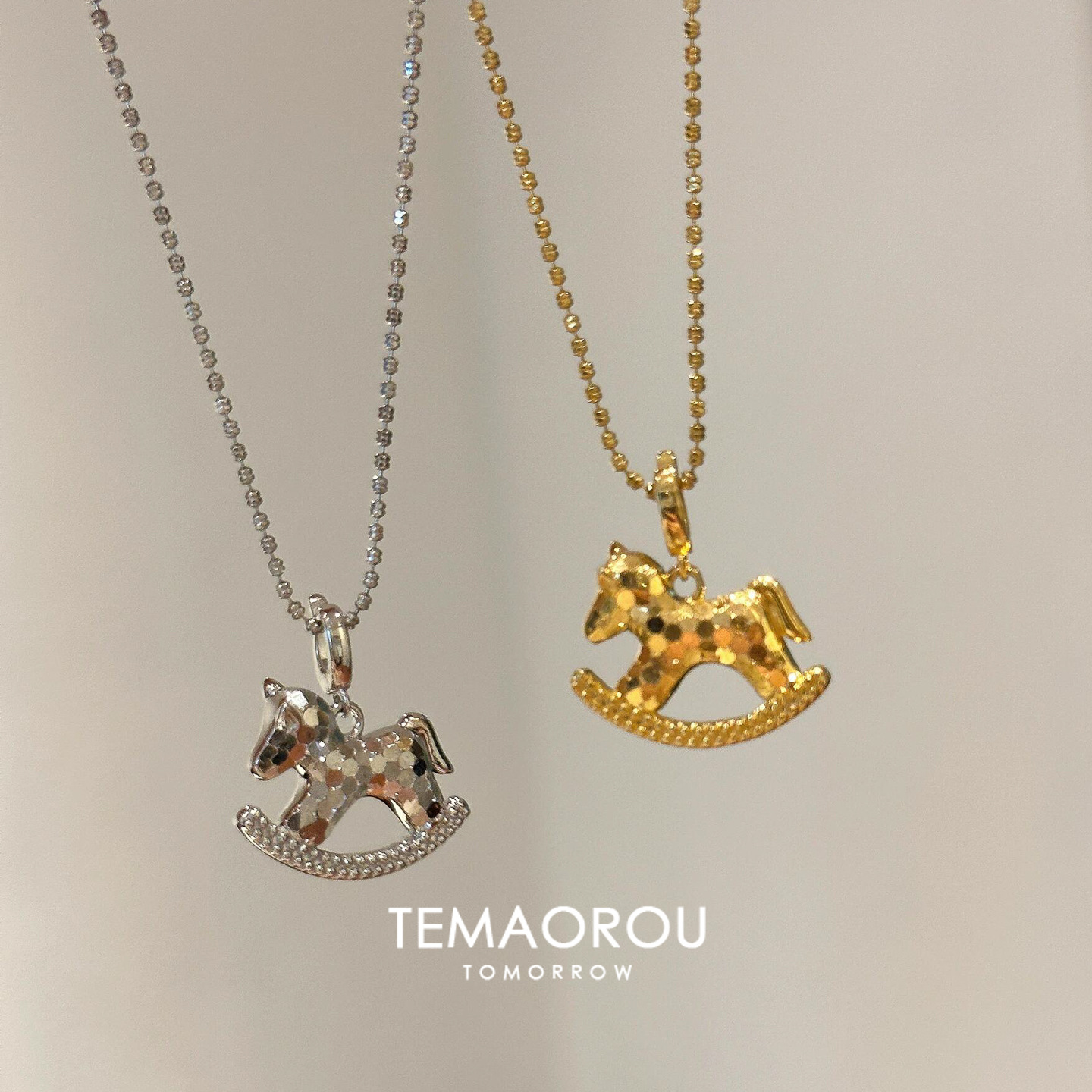 新款本命年小马吊坠项链轻奢小众风锁骨链新中式配饰饰品女高级感