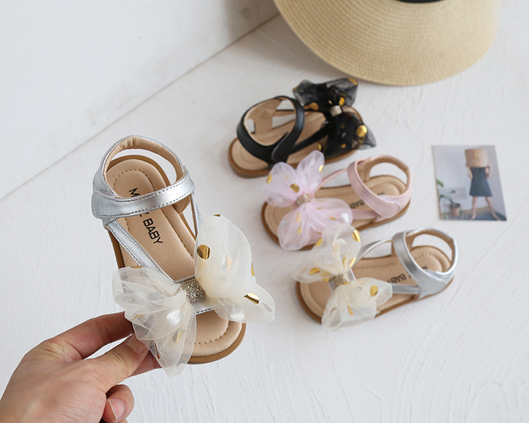 Versione coreana di fiori dolci da bambina con grande fiocco, scarpe per bambini, sandali per le vacanze al mare, estate 2021_voghion.com