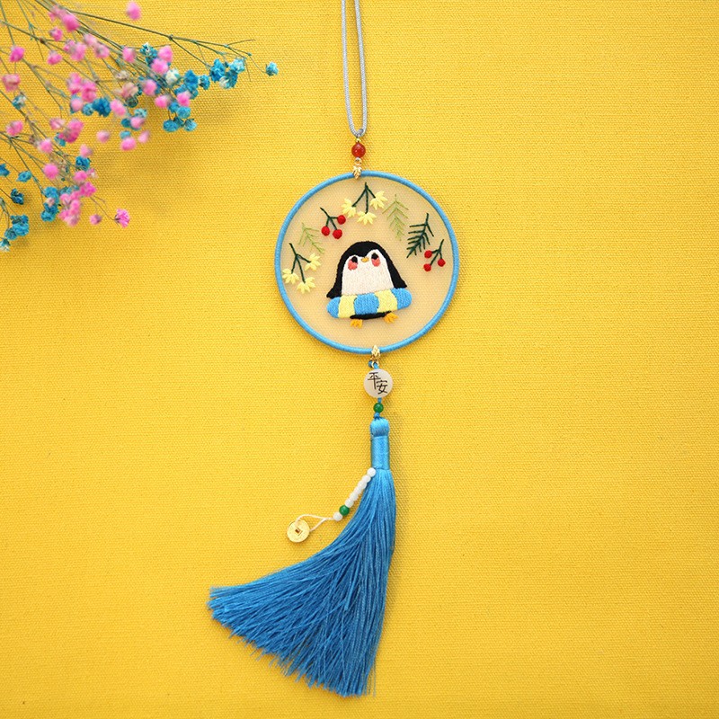 Hilo transparente hecho a mano colgante de doble cara bordado DIY paquete de material bolsita Lu Bordado estilo antiguo bolsita de punto de cruz adornos de coches