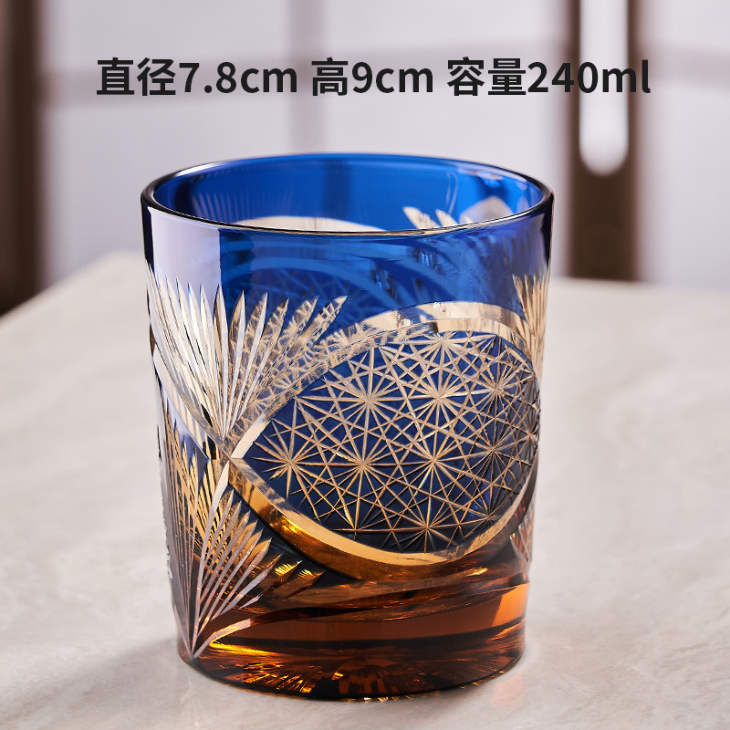 Amber blue peacock opens its tail (single wooden box)