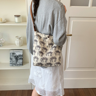 С����ӡ��������2026�¿�������μ��Ů���֕r�к��sҸ�°�bags