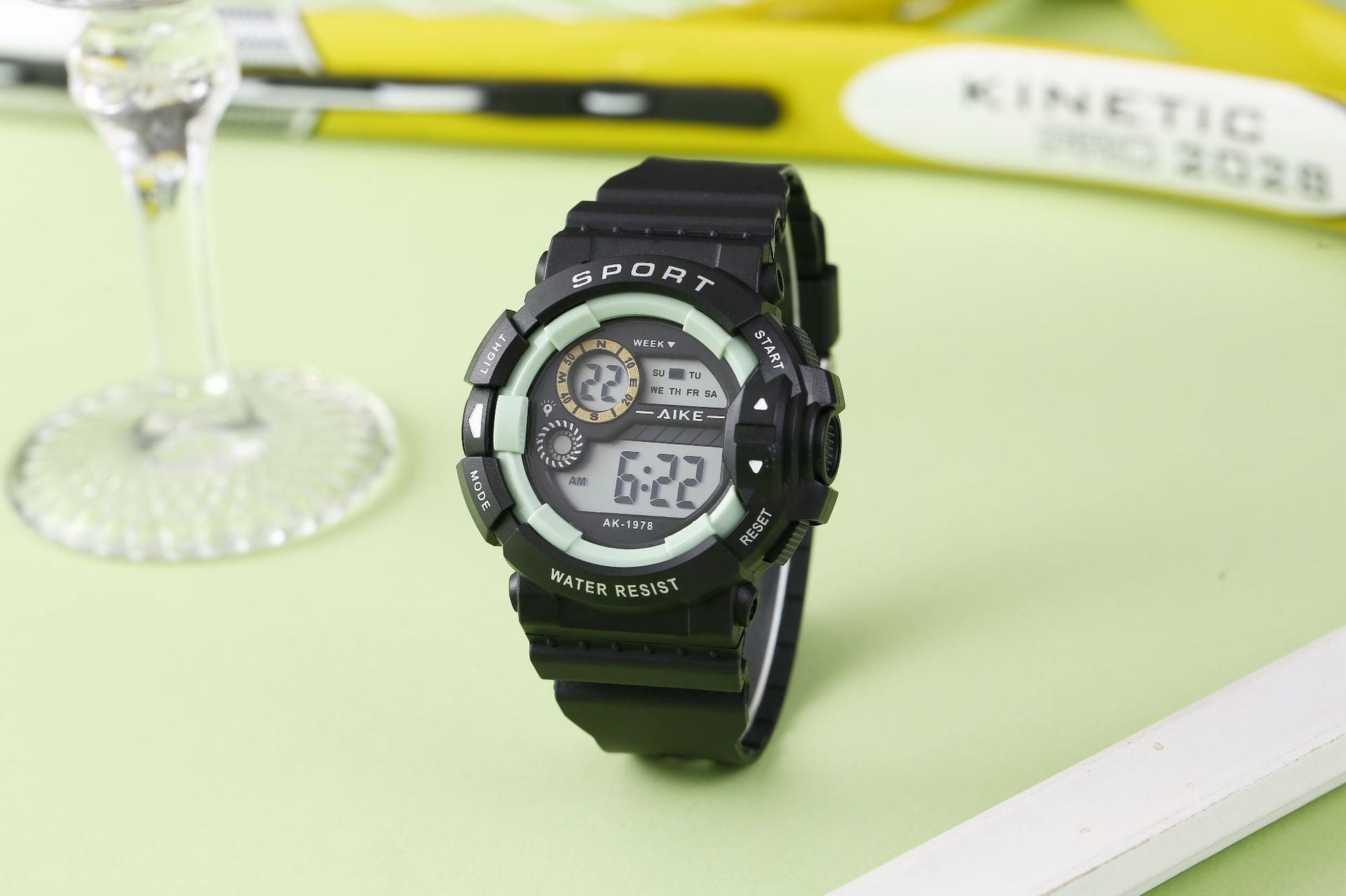 Ins Unicorn College Wind Watch estudiante resistente al agua anti-caída reloj electrónico deportivo duradero reloj multifuncional luz nocturna