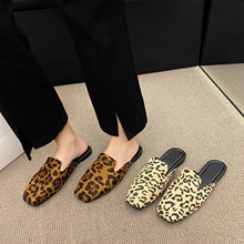 E 34140 Leopard Print Slip-On Sandals �������� ŷ���羳