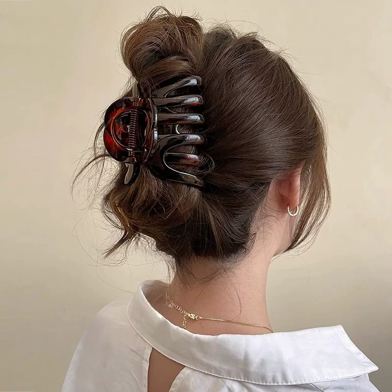 Big crab pin, hairgrip, shark, hair accessory, new collection, simple and elegant design