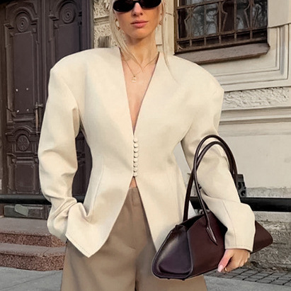European and American autumn niche non-repetitive style waist-cinching V-neck long-sleeve blazer for women, trendy and fashionable apricot-colored casual cardigan European and American autumn niche non-repetitive style waist-cinching V-neck long-sleeve blazer for women, trendy and fashionable apricot-colored casual cardigan