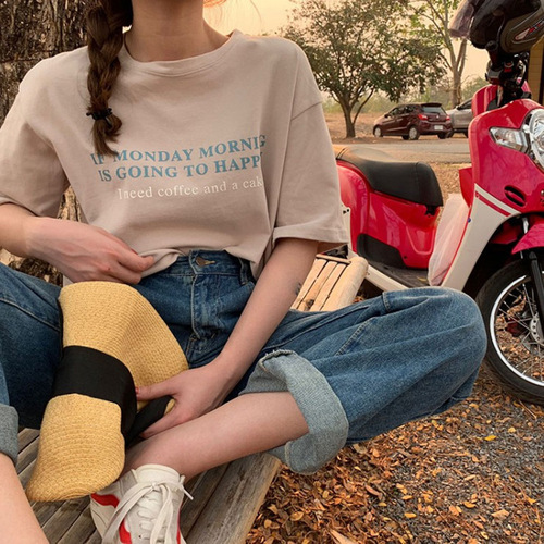 Korean version of letter printed loose short-sleeved T-shirt for women, summer casual top, student couple wear, bottoming shirt, women's trendy clothing